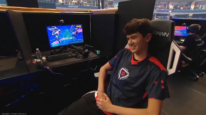 单排决赛冠军Bugha_单打决赛